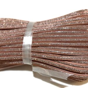 Meia cana strass e corrente lateral dourado, fundo bege 6mm - Preço por metro